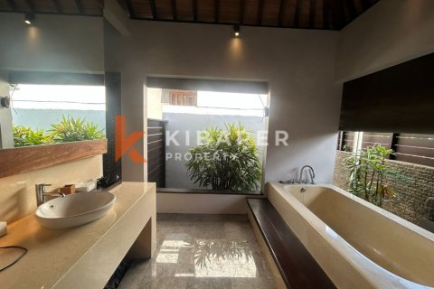 2 bedrooms Villa in Seminyak, Badung, Indonesia No. 13081 12