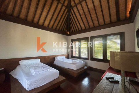 2 bedrooms Villa in Seminyak, Badung, Indonesia No. 13081 4