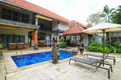 3 bedrooms Villa in Kerobokan, Badung, Indonesia No. 13080