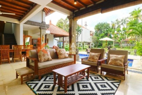 3 bedrooms Villa in Kerobokan, Badung, Indonesia No. 13080 2