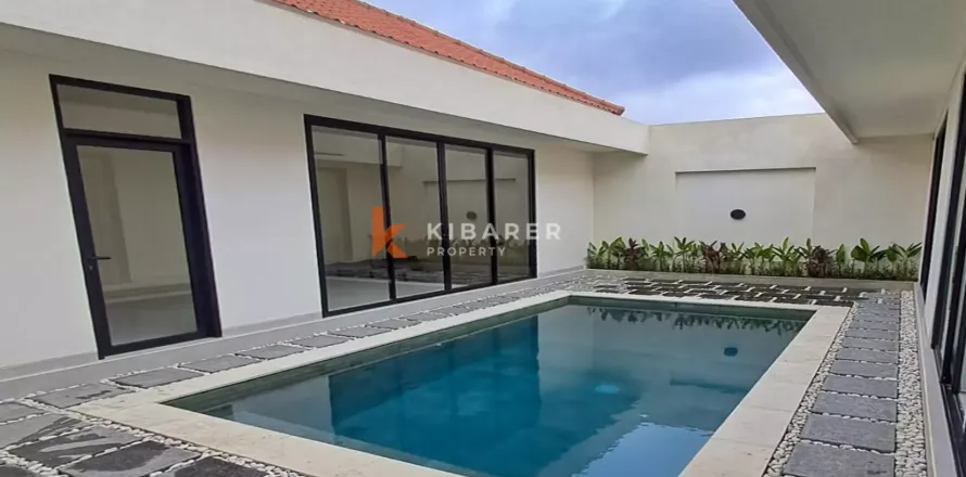 2 bedrooms Villa in Badung, Indonesia No. 12503
