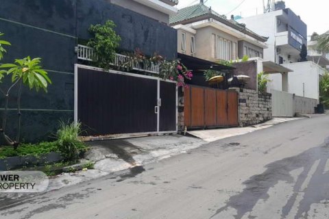 3 bedrooms Villa in Denpasar,  No. 9529
