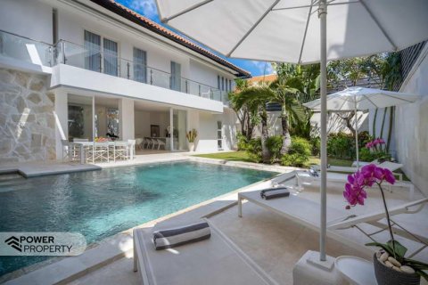 4 bedrooms Villa in Seminyak, Badung,  No. 9128 1