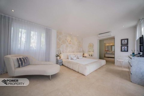 4 bedrooms Villa in Seminyak, Badung,  No. 9128 18