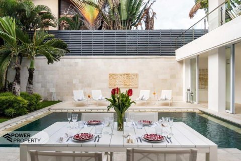 4 bedrooms Villa in Seminyak, Badung,  No. 9128 9