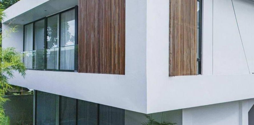 3 bedrooms Villa in Tampaksiring, Gianyar,  No. 9129