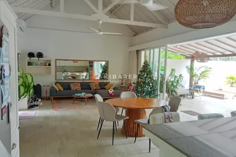 4 bedrooms Villa in Tibubeneng, Badung, Indonesia No. 12276 11