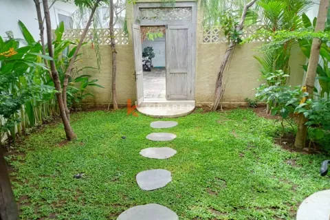 4 bedrooms Villa in Tibubeneng, Badung, Indonesia No. 12276 5