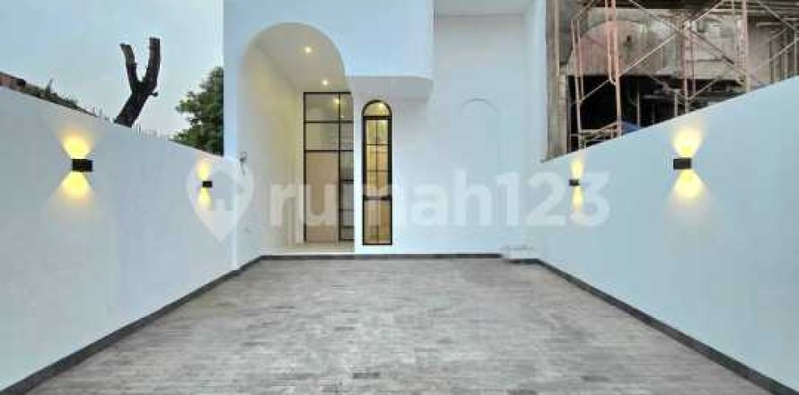 4 bedrooms House in Jakarta, No. 8750