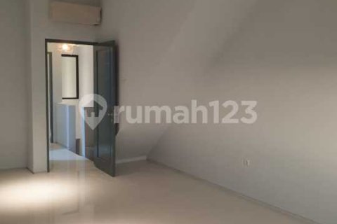3 bedrooms House in Karang Tengah, Tangerang City, Indonesia No. 13423 5