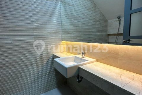 3 bedrooms House in Karang Tengah, Tangerang City, Indonesia No. 13423 8