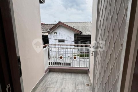 3 bedrooms House in Cipondoh, Tangerang City, Indonesia No. 13420 8
