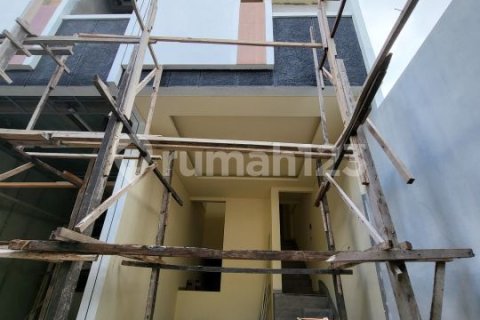 4 bedrooms House in Kebon Jeruk, Jakarta, Indonesia No. 13422 4