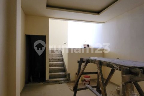 4 bedrooms House in Kebon Jeruk, Jakarta, Indonesia No. 13422 11
