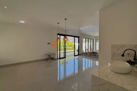 2 bedrooms Villa in Tibubeneng, Badung, Indonesia No. 13270 8
