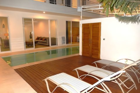 228m2 Villa in Kerobokan, Badung, Indonesia No. 9696 21