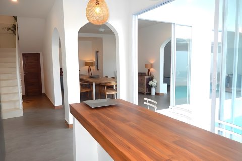 228m2 Villa in Kerobokan, Badung, Indonesia No. 9696 6