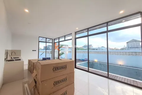 2 bedrooms Villa in Kerobokan, Badung, Indonesia No. 12747 5