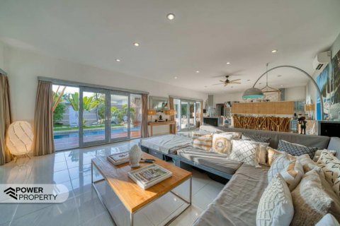 Вилла с 12 спальнями в Seminyak, Бадунг,  № 8946 4