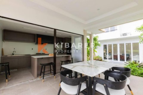 5 bedrooms Villa in South Kuta, Badung, Indonesia No. 12966 7