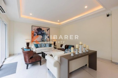5 bedrooms Villa in South Kuta, Badung, Indonesia No. 12966 6