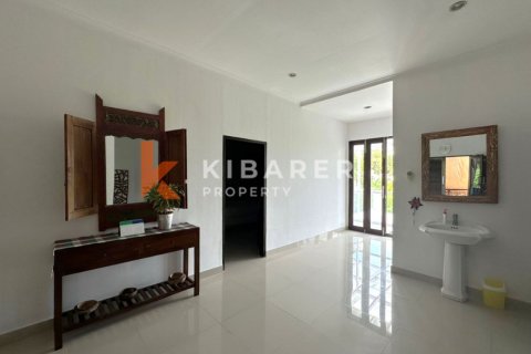 5 bedrooms Villa in Seminyak, Badung, Indonesia No. 12712 20