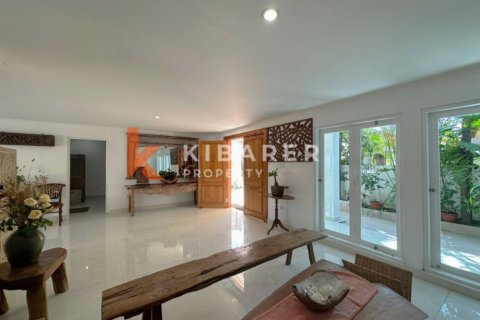 5 bedrooms Villa in Seminyak, Badung, Indonesia No. 12712 3
