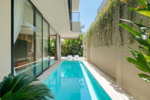 2 bedrooms Villa in Canggu, Badung, Indonesia No. 13743 4
