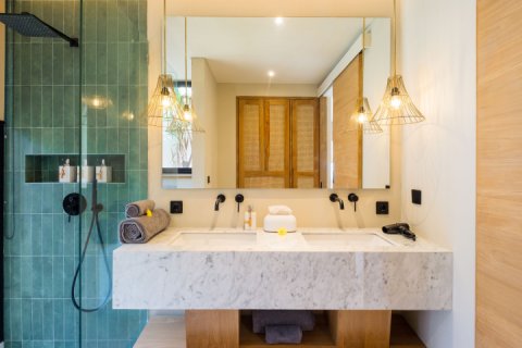 2 bedrooms Villa in Canggu, Badung, Indonesia No. 13742 27