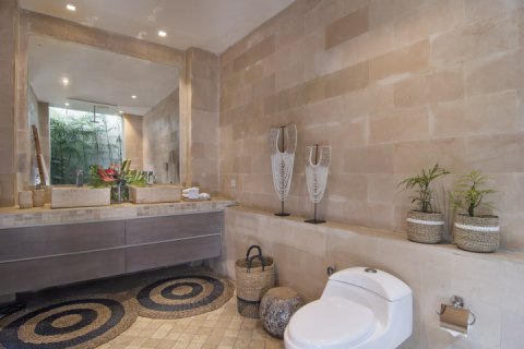 3 bedrooms Villa in Canggu, Badung, Indonesia No. 13746 15