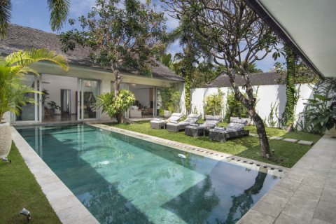 3 bedrooms Villa in Canggu, Badung, Indonesia No. 13746