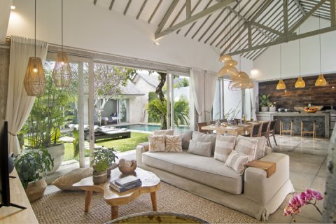 3 bedrooms Villa in Canggu, Badung, Indonesia No. 13746 4