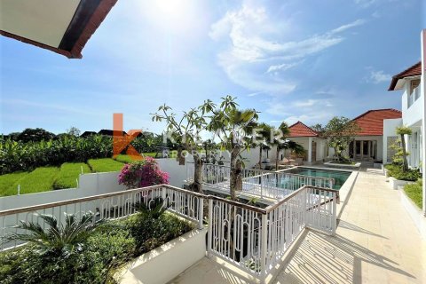 4 bedrooms Villa in Denpasar, Indonesia No. 12244 16
