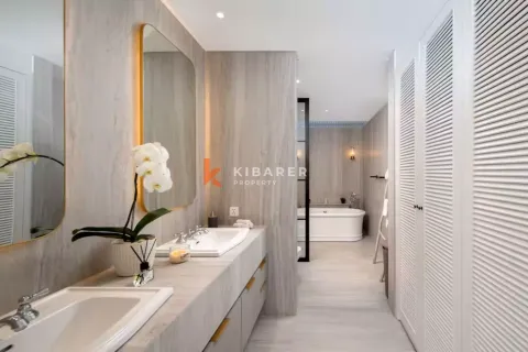 4 bedrooms Villa in Tibubeneng, Badung, Indonesia No. 12241 12