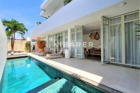 3 bedrooms Villa in Tibubeneng, Badung, Indonesia No. 12737