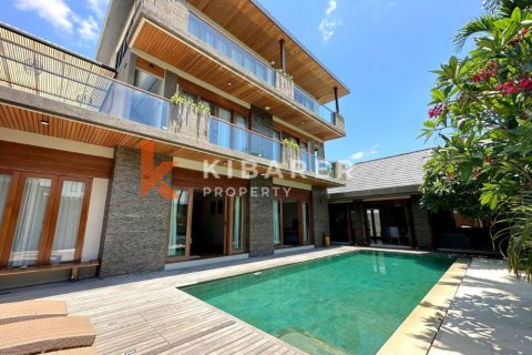 6 bedrooms Villa in Tibubeneng, Badung, Indonesia No. 12463