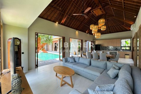6 bedrooms Villa in Tibubeneng, Badung, Indonesia No. 12463 4