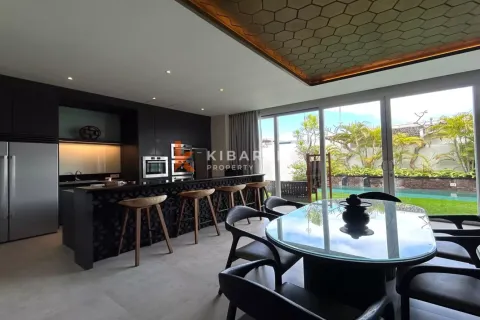 3 bedrooms Villa in Seminyak, Badung, Indonesia No. 12462 4