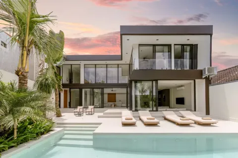 Вилла с 4 спальнями в Seminyak, Бадунг, Индонезия № 10280