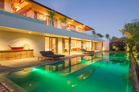 5 bedrooms Villa in Tibubeneng, Badung, Indonesia No. 12215 4