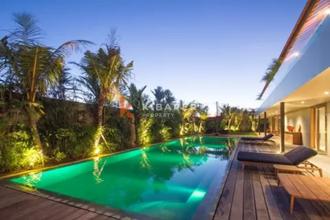 5 bedrooms Villa in Canggu, Badung, Indonesia No. 12216 2