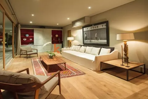 5 bedrooms Villa in Canggu, Badung, Indonesia No. 12216 8