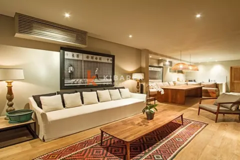 5 bedrooms Villa in Canggu, Badung, Indonesia No. 12216 11