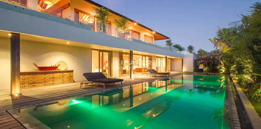 5 bedrooms Villa in Canggu, Badung, Indonesia No. 12216