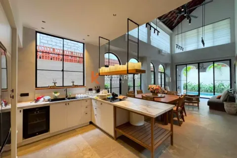 4 bedrooms Villa in Seminyak, Badung, Indonesia No. 12219 8