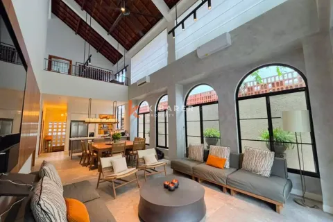 4 bedrooms Villa in Seminyak, Badung, Indonesia No. 12219 2