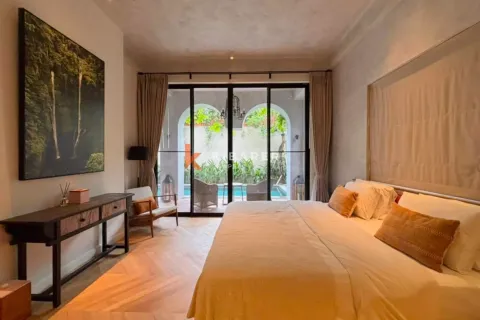 4 bedrooms Villa in Seminyak, Badung, Indonesia No. 12219 11