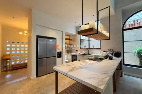 4 bedrooms Villa in Seminyak, Badung, Indonesia No. 12219 6