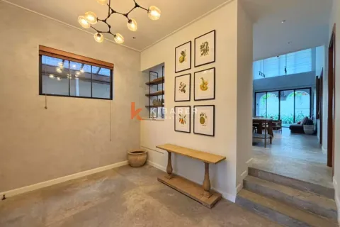 4 bedrooms Villa in Seminyak, Badung, Indonesia No. 12219 25