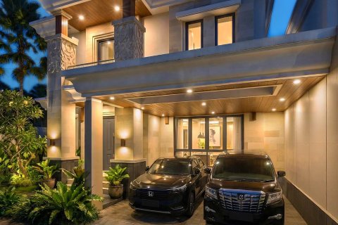 225m2 Villa in Ubud, Gianyar, Indonesia No. 9660 2